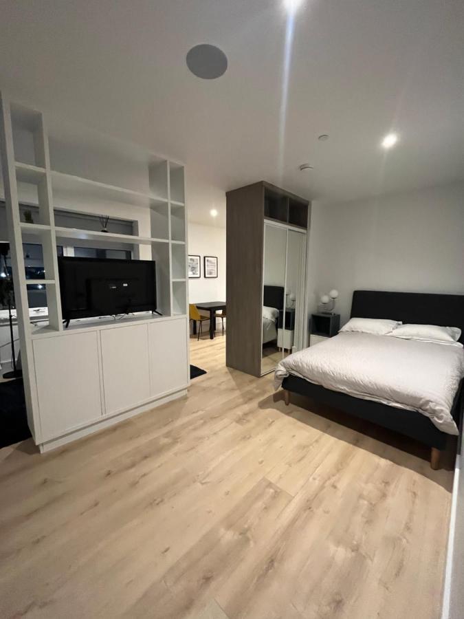 Aeropartment & Aerotel, London Heathrow Airport, Terminal 4, Ev Stations & Cheap Parking On Site! Hillingdon Exterior foto