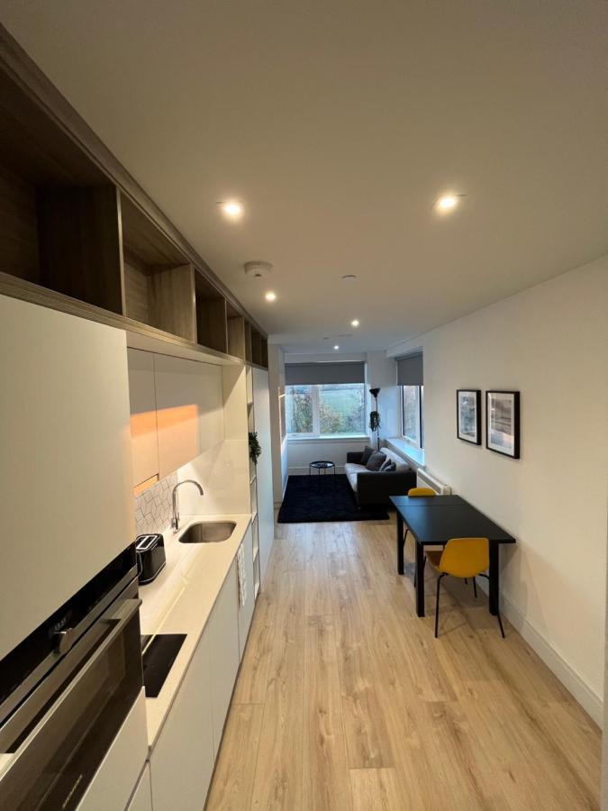 Aeropartment & Aerotel, London Heathrow Airport, Terminal 4, Ev Stations & Cheap Parking On Site! Hillingdon Exterior foto
